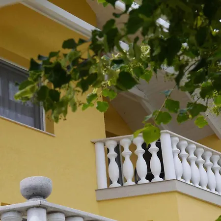 In - Balaton 27597 Alsópáhok